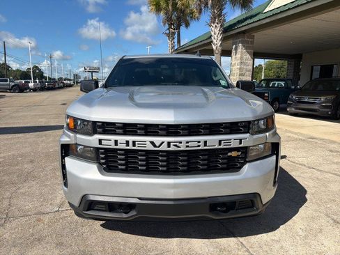 Used 2020 Chevrolet Silverado 1500 Custom w/ Custom Value Package RWD image 12
