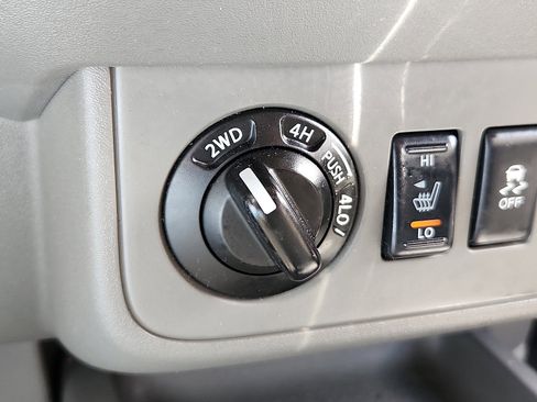 Used 2016 Nissan Frontier SV w/ SV Value Truck Package AWD/4WD image 22
