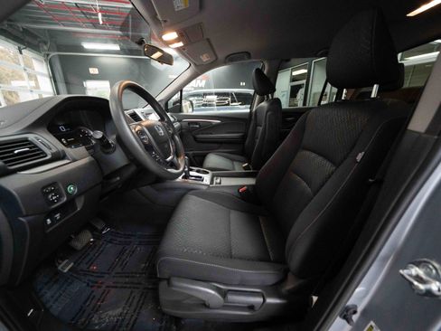 Used 2018 Honda Ridgeline Sport image 9