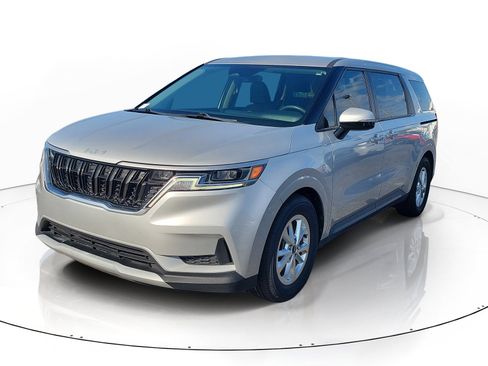 Used 2022 Kia Carnival LX FWD image 3