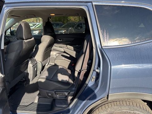 Certified 2024 Subaru Ascent Premium w/ Convenience Package image 3