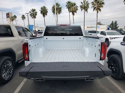 New 2026 GMC Sierra 1500 SLT w/ SLT Premium Package image 6