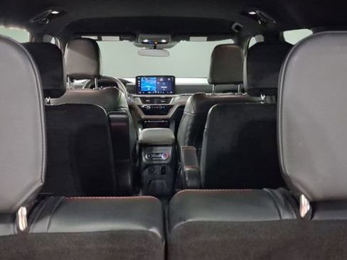 Used 2025 Ford Explorer ST-Line AWD/4WD image 21