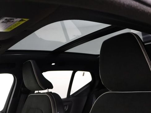 Used 2022 Volvo XC40 P8 Recharge Ultimate AWD/4WD image 18