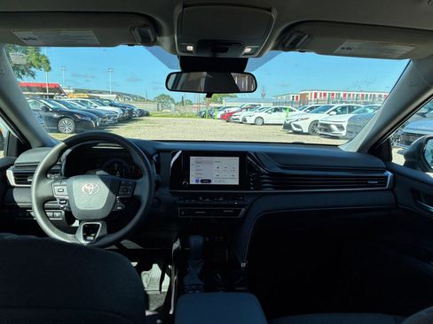 Used 2025 Toyota Camry LE FWD image 27