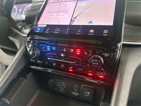 Used 2022 Jeep Grand Cherokee L Limited w/ Luxury Tech Group II image 30