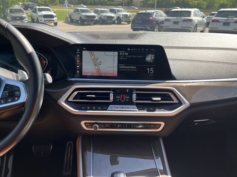 Used 2022 BMW X5 xDrive40i w/ M Sport Package AWD/4WD image 17