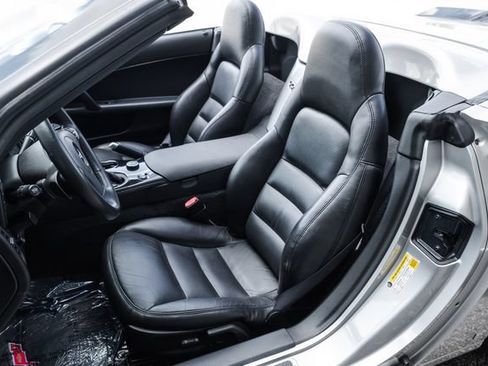 Used 2008 Chevrolet Corvette Convertible w/ Preferred Equipment Group RWD image 5