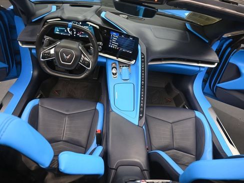 Used 2023 Chevrolet Corvette Stingray Premium Conv w/ Z51 Performance Package RWD image 16