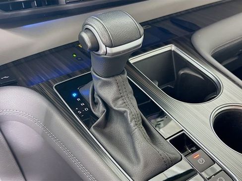 Certified 2024 Toyota Sienna Limited image 17