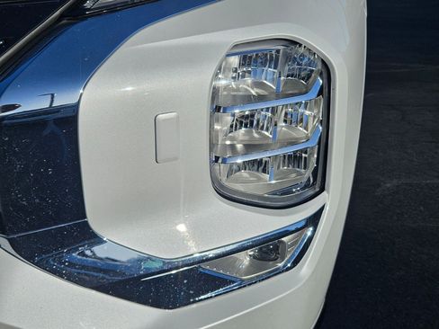 Used 2025 Mitsubishi Outlander SEL AWD/4WD image 13