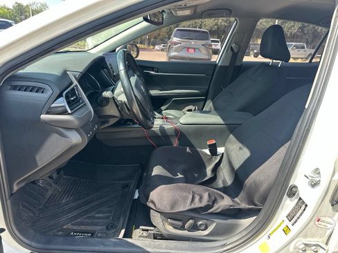 Used 2022 Toyota Camry SE w/ Convenience Package FWD image 11