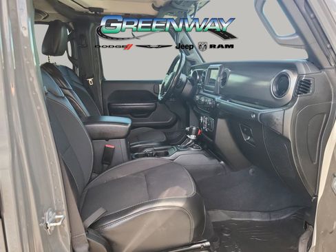 Used 2023 Jeep Gladiator Sport S image 10