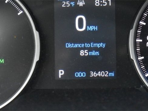 Used 2022 Toyota RAV4 XLE image 18