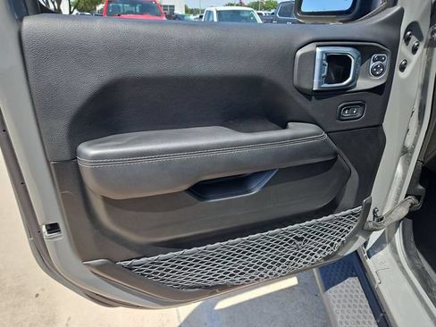 Used 2022 Jeep Wrangler Unlimited Sahara w/ Cold Weather Group AWD/4WD image 20