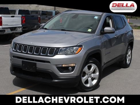 Used 2019 Jeep Compass Latitude w/ Popular Equipment Group AWD/4WD image 1
