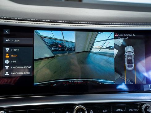 Used 2020 Bentley Flying Spur W12 image 48