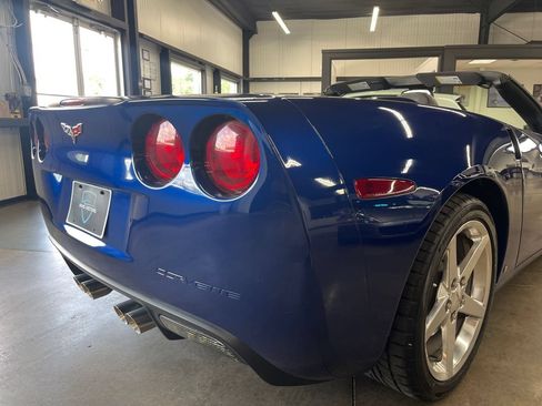 Used 2007 Chevrolet Corvette Convertible w/ Preferred Equipment Group RWD image 24
