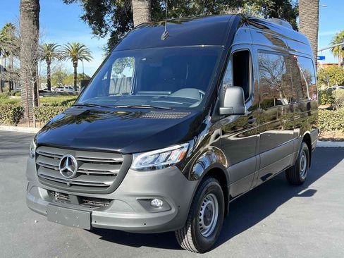 Used 2023 Mercedes-Benz Sprinter 2500 image 11