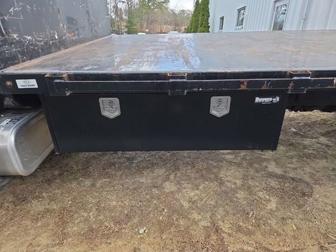 Used 2023 Ford F750 2WD Regular Cab Super Duty image 11