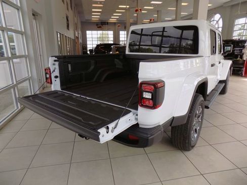New 2026 Jeep Gladiator Sport AWD/4WD image 8