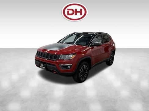 Used 2020 Jeep Compass Trailhawk AWD/4WD image 12