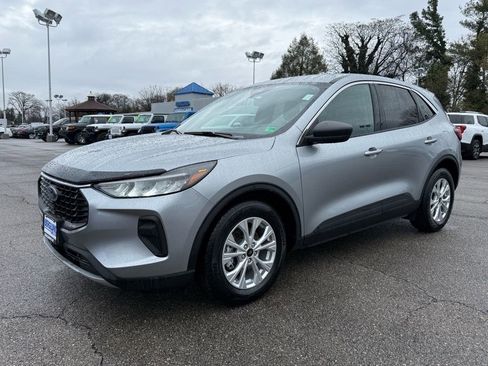 Used 2023 Ford Escape Active w/ Cold Weather Package image 8