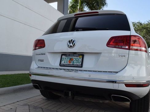 Used 2016 Volkswagen Touareg TDI AWD/4WD image 20