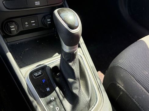 Used 2021 Hyundai Accent SE FWD image 7