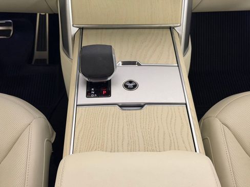 Used 2024 Land Rover Range Rover SE image 19