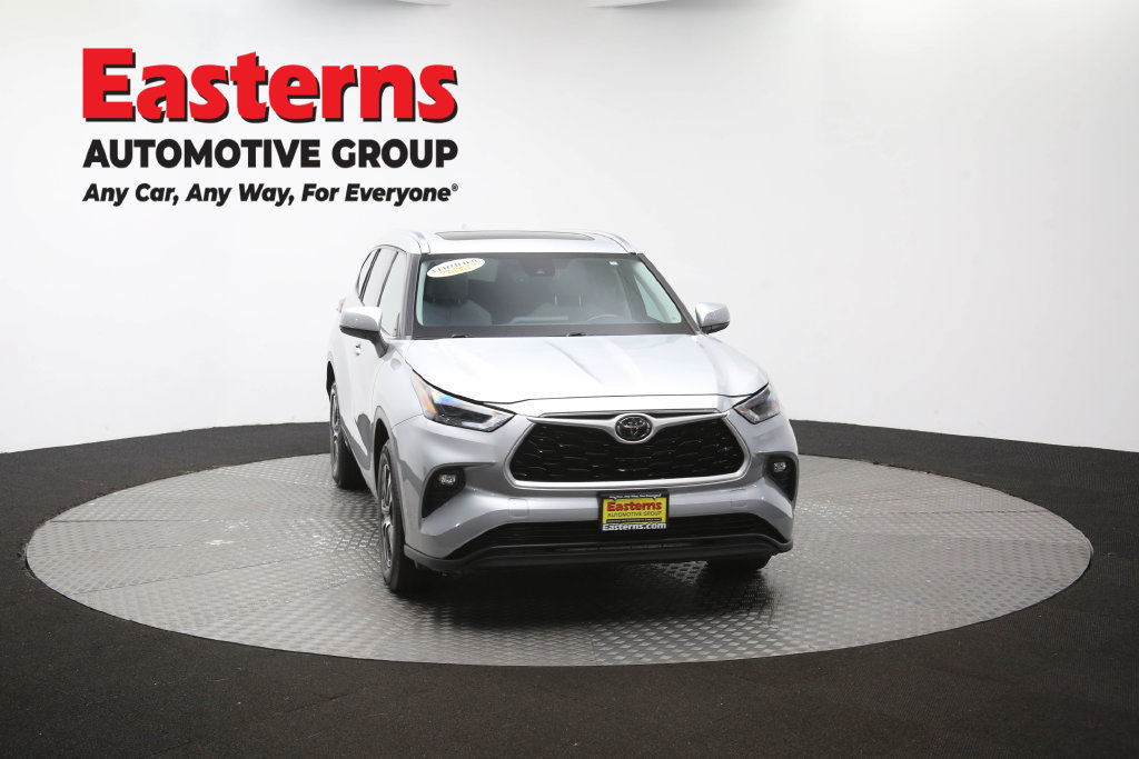 Used 2021 Toyota Highlander XLE FWD image 58