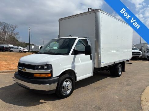 New 2024 Chevrolet Express 4500 4500 Series w/ Power Convenience Package image 1