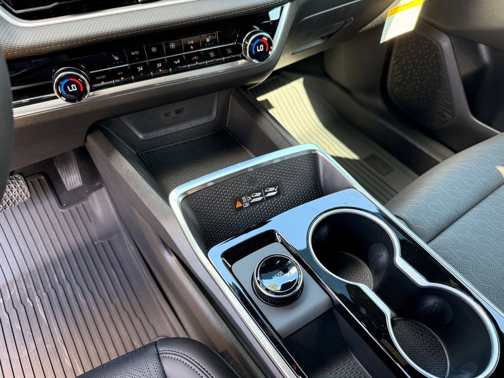 New 2027 Chevrolet Equinox LT w/ Convenience Package II FWD image 21