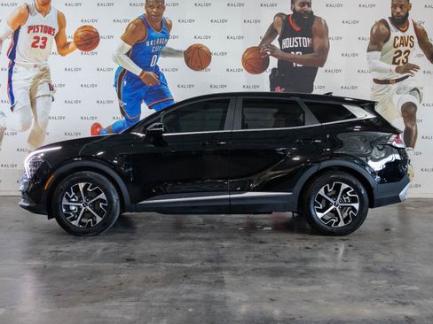 Used 2025 Kia Sportage EX image 17