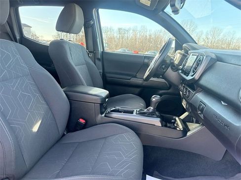 Used 2016 Toyota Tacoma TRD Off-Road image 32