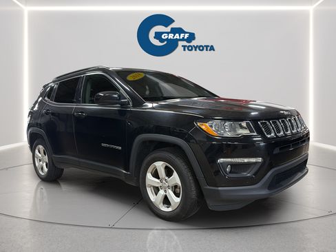 Used 2018 Jeep Compass Latitude FWD image 4