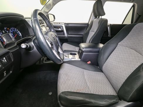 Used 2016 Toyota 4Runner SR5 image 38