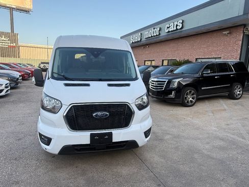 Used 2024 Ford Transit 350 XLT RWD image 8