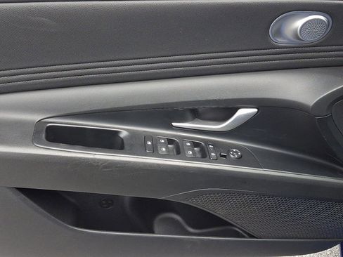 Used 2024 Hyundai Elantra SEL w/ Convenience Package image 12