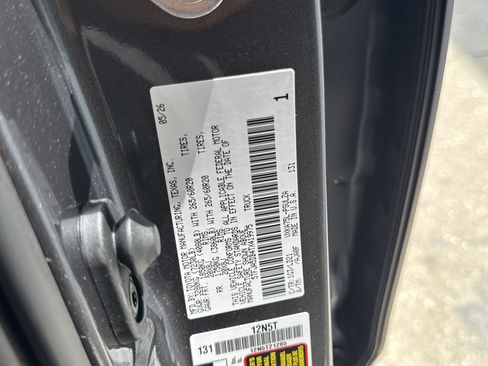 Used 2026 Toyota Tundra Limited AWD/4WD image 31