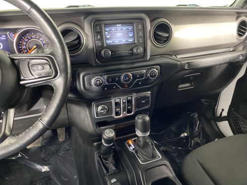 Used 2018 Jeep Wrangler Unlimited Sport S image 28
