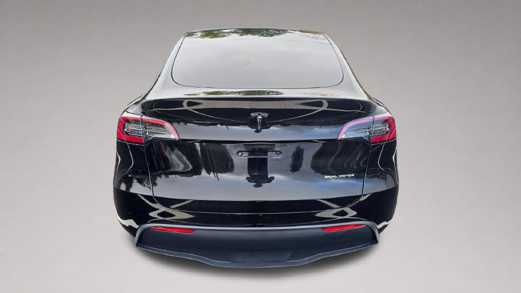 Used 2023 Tesla Model Y Long Range AWD/4WD image 4