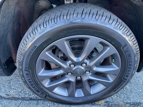 Used 2018 Jeep Grand Cherokee High Altitude image 30