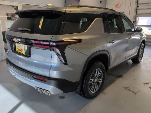 New 2026 Chevrolet Traverse LT image 5