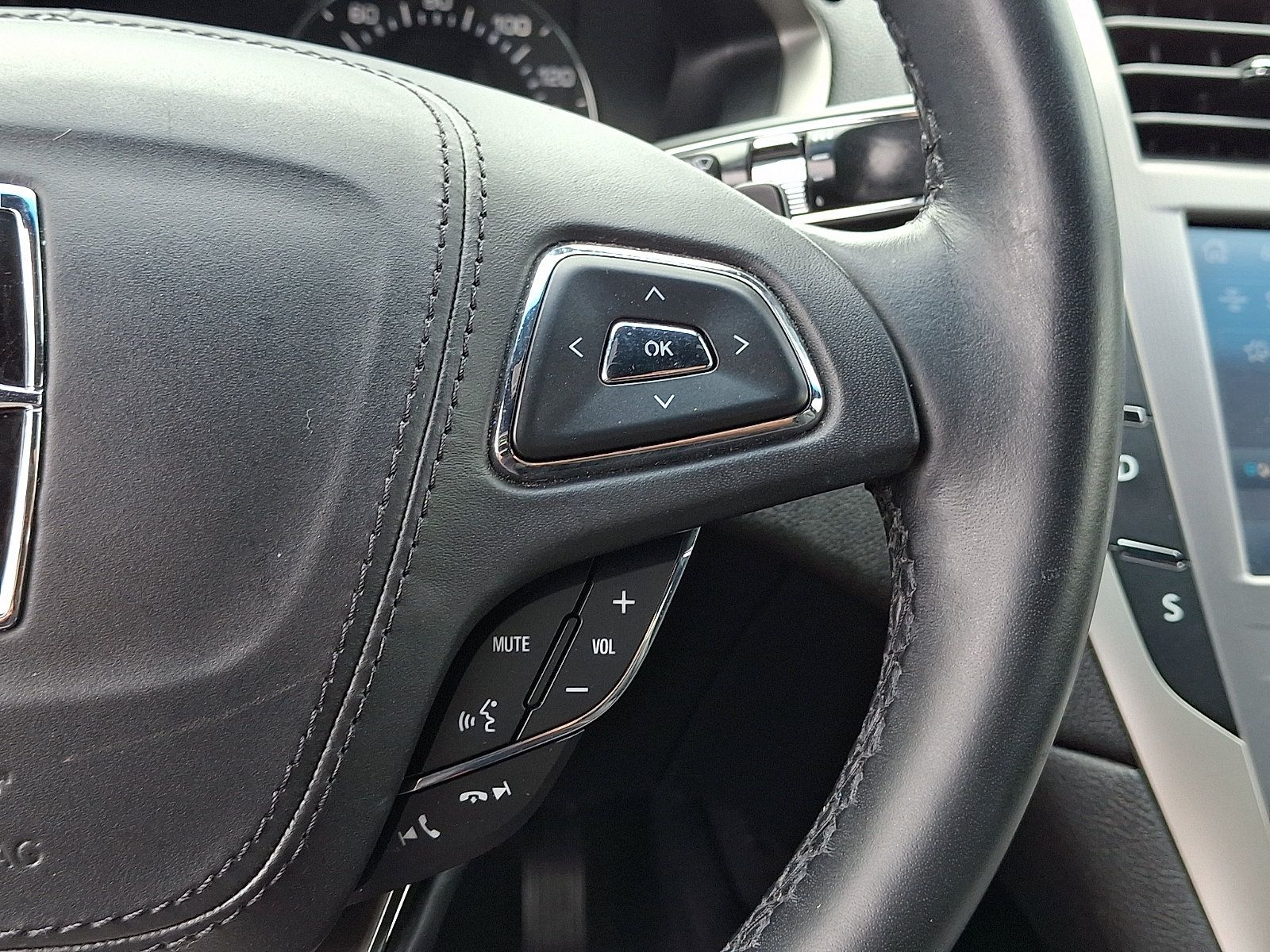 Used 2020 Lincoln MKZ FWD image 21