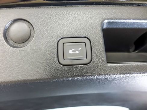 New 2026 Chevrolet Equinox RS w/ LPO, Floor Liner Package FWD image 9