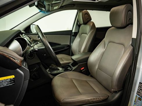 Used 2017 Hyundai Santa Fe Limited image 25