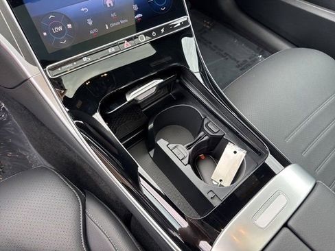 New 2025 Mercedes-Benz C 300 4MATIC Sedan image 23