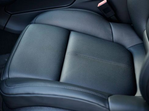 Certified 2026 Porsche Macan image 26