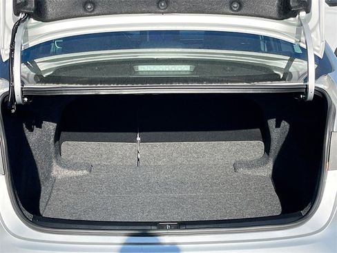 Used 2025 Toyota Corolla LE image 24